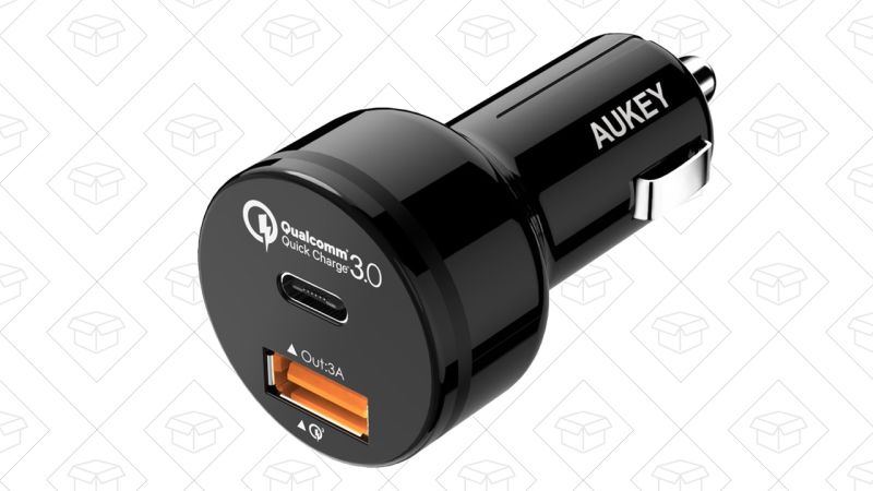 Cargador para coche Aukey con USB-C / Carga Rápida 3.0, $9 con código PGR948US